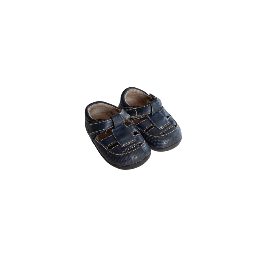 See Kai Run Smaller sandals/shoes 4