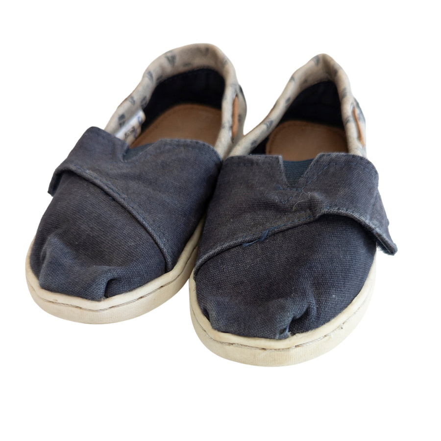 TOMS shoes 9