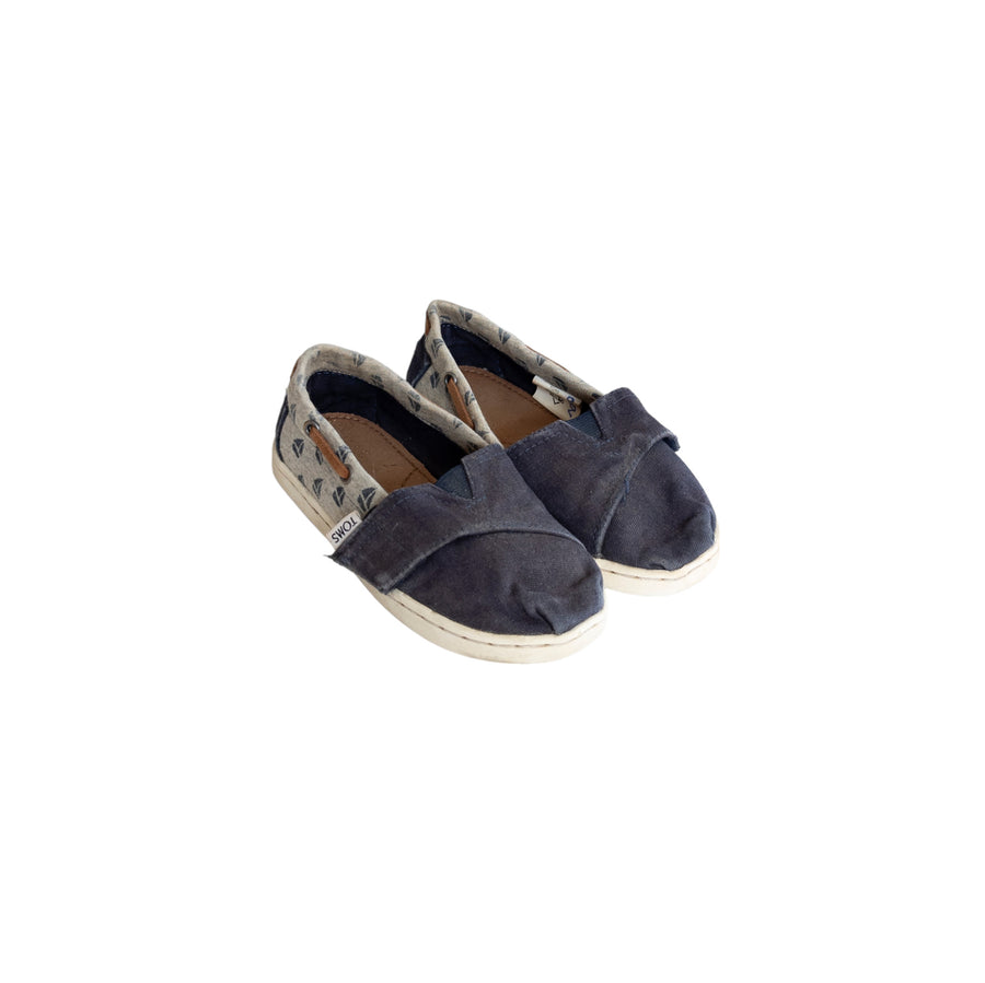 TOMS shoes 9