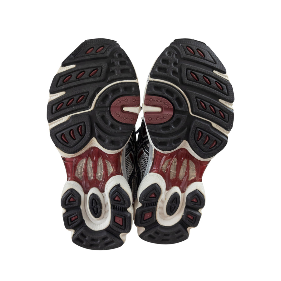 Asics Gel Nimbus running shoes 1