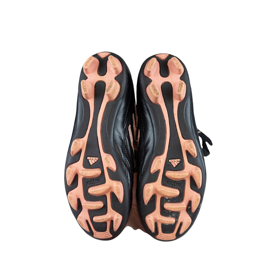 Adidas soccer cleats 3.5 (pink)