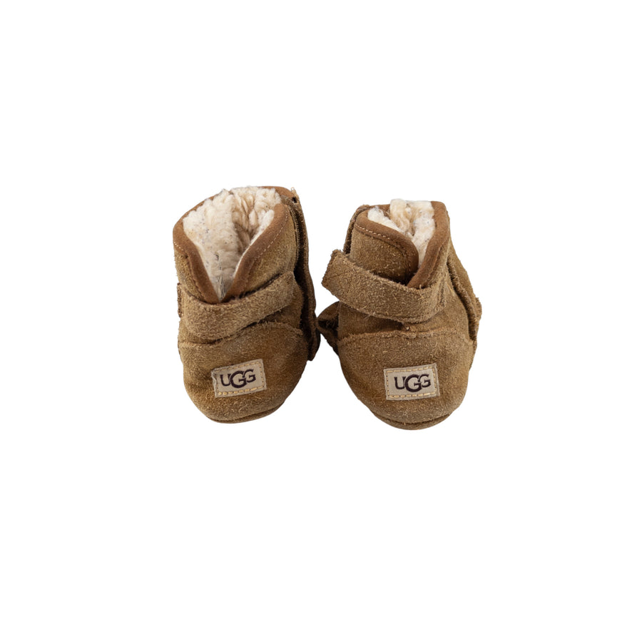 Ugg boots 4-5