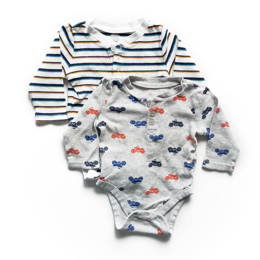Old Navy long-sleeve onesies 6-12m (set of 2)