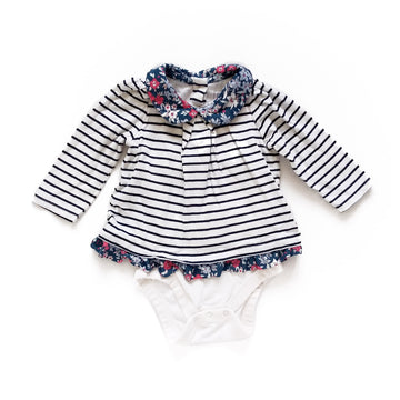 Gap long sleeve onesie 6-12m