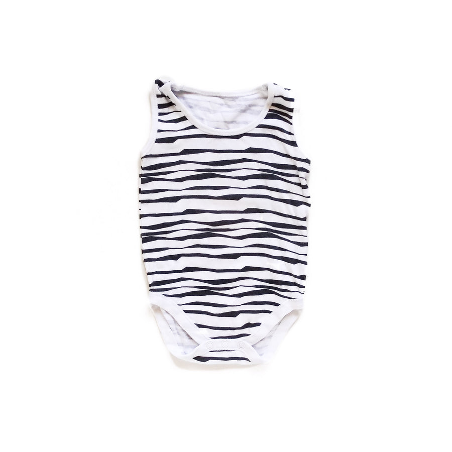 Juniors sleeveless 6-12m