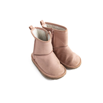 Gap boots 6-7